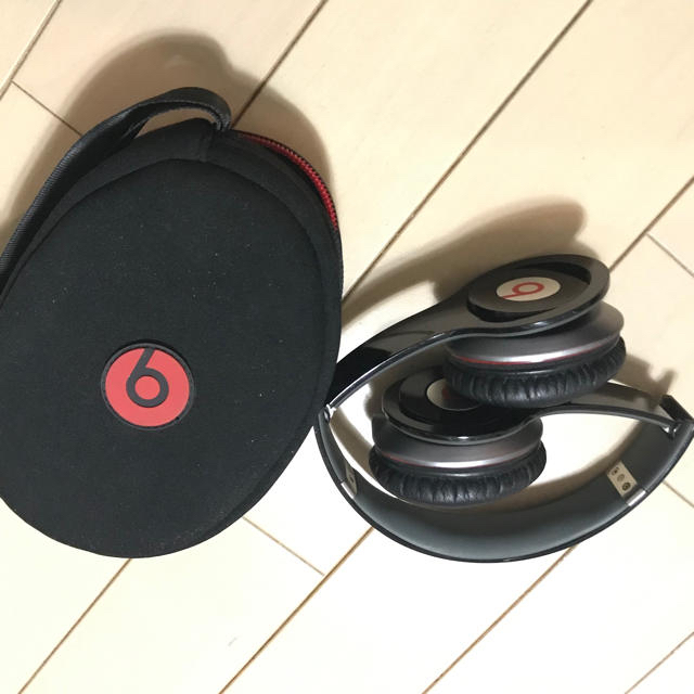 Beats by Dr Dre(ビーツバイドクタードレ)のbeats headphone solo HD  スマホ/家電/カメラのオーディオ機器(ヘッドフォン/イヤフォン)の商品写真