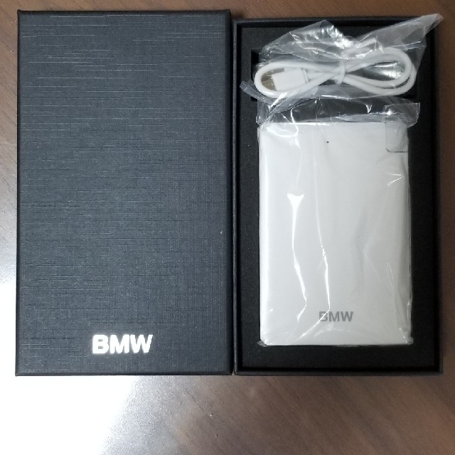 BMW(ビーエムダブリュー)のメタリック充電器2500❤️BMW スマホ/家電/カメラのスマートフォン/携帯電話(バッテリー/充電器)の商品写真