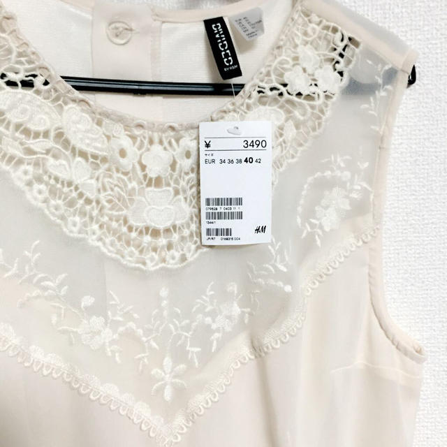 H&M(エイチアンドエム)のH&M刺繍レースワンピース レディースのワンピース(ミニワンピース)の商品写真