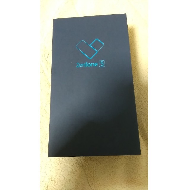 ASUS配送方法【新品未開封】：Zenfone5 シャイニーブラック１台