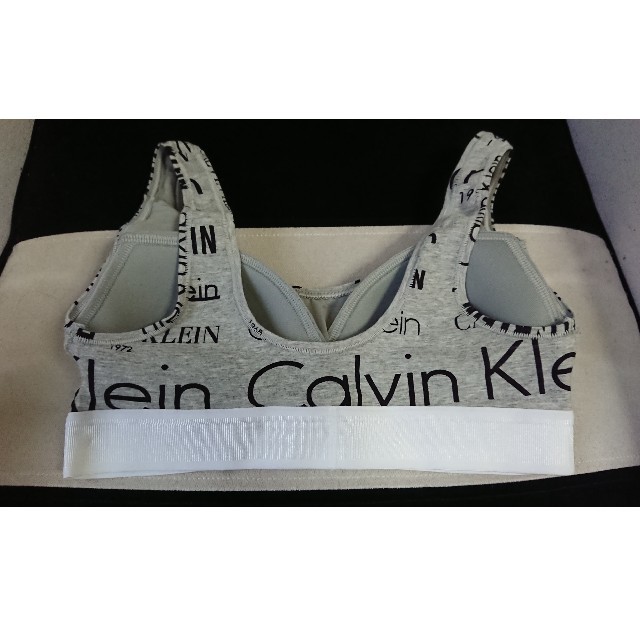 Calvin Klein(カルバンクライン)のカップ付き カルバンクライン ブラトップ calvinklein  
 レディースの下着/アンダーウェア(ブラ)の商品写真