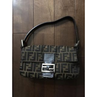 フェンディ(FENDI)の『FENDI』ショルダーバッグ(ショルダーバッグ)