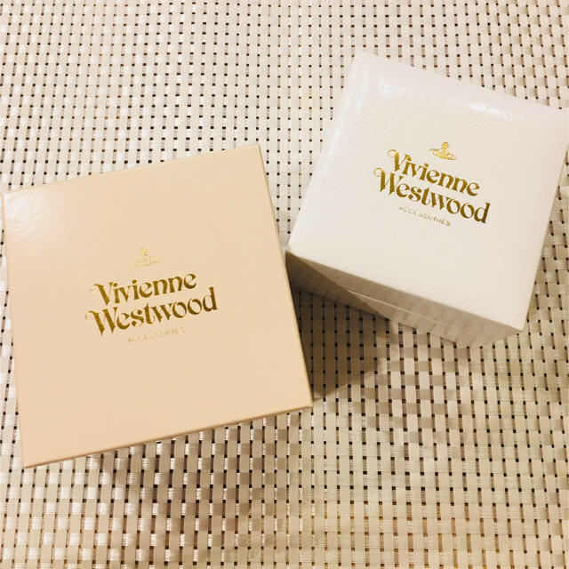 Vivienne Westwood(ヴィヴィアンウエストウッド)のVivienne Westwood 空箱 インテリア/住まい/日用品のインテリア小物(小物入れ)の商品写真