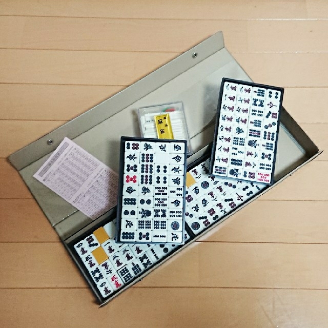 【送料無料】麻雀牌セット エンタメ/ホビーのテーブルゲーム/ホビー(麻雀)の商品写真
