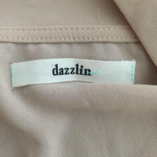 dazzlin(ダズリン)のdazzlin ブラウス ピンクベージュ レディースのトップス(シャツ/ブラウス(長袖/七分))の商品写真