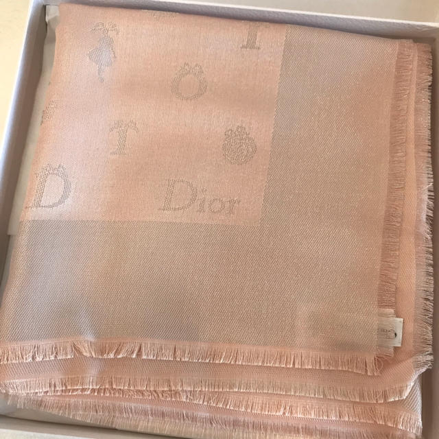Christian Dior(クリスチャンディオール)のディオール ブランケット 新品未使用！羽織り物 ストール 値下げ 銀座店購入 レディースのファッション小物(マフラー/ショール)の商品写真