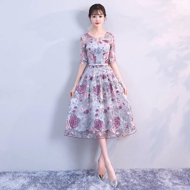 新品タグ付き☆パーティドレス 花柄刺繍 シースルー レディースのフォーマル/ドレス(ミディアムドレス)の商品写真