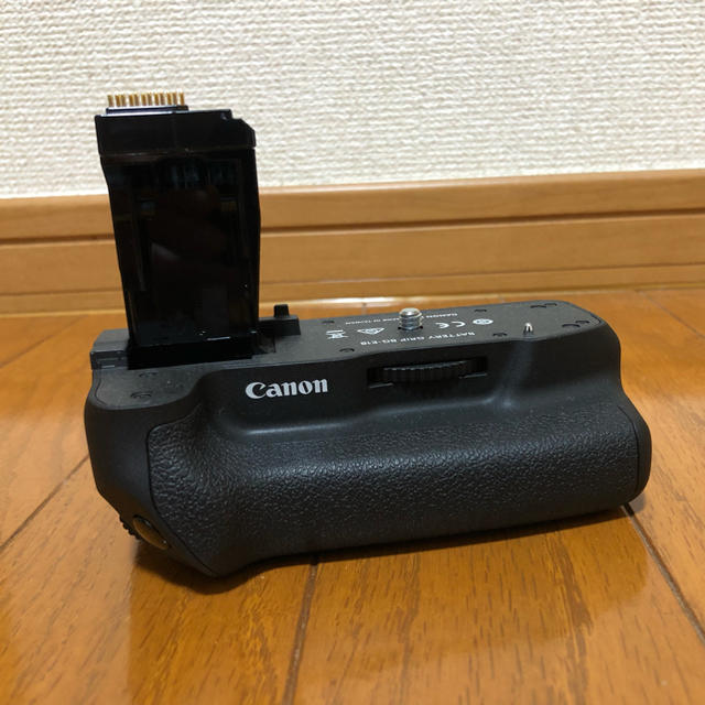 Canon - EOS8000D/70D対応バッテリーグリップ BG-E18の通販 by