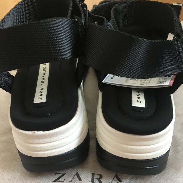 ZARA(ザラ)の新品 ZARA スポーツサンダル レディースの靴/シューズ(サンダル)の商品写真