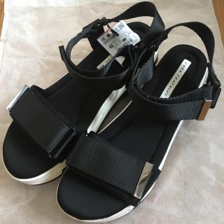 ザラ(ZARA)の新品 ZARA スポーツサンダル(サンダル)