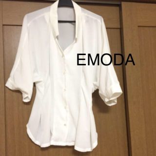 エモダ(EMODA)のEMODA 白シャツ♡(シャツ/ブラウス(半袖/袖なし))