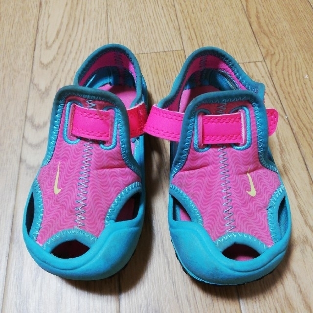 NIKE(ナイキ)のSana様専用　NIKIサンダル　13㌢ キッズ/ベビー/マタニティのベビー靴/シューズ(~14cm)(サンダル)の商品写真