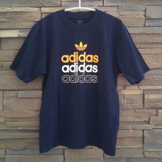 アディダス(adidas)のadidas Tシャツ(Tシャツ/カットソー(半袖/袖なし))