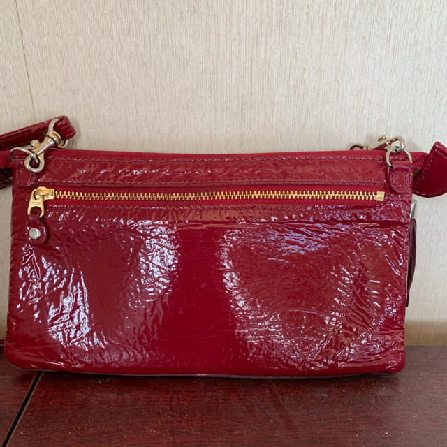 ATAO(アタオ)のアタオ　ブーブー　ラズベリーレッド　(箱無し) レディースのバッグ(ショルダーバッグ)の商品写真