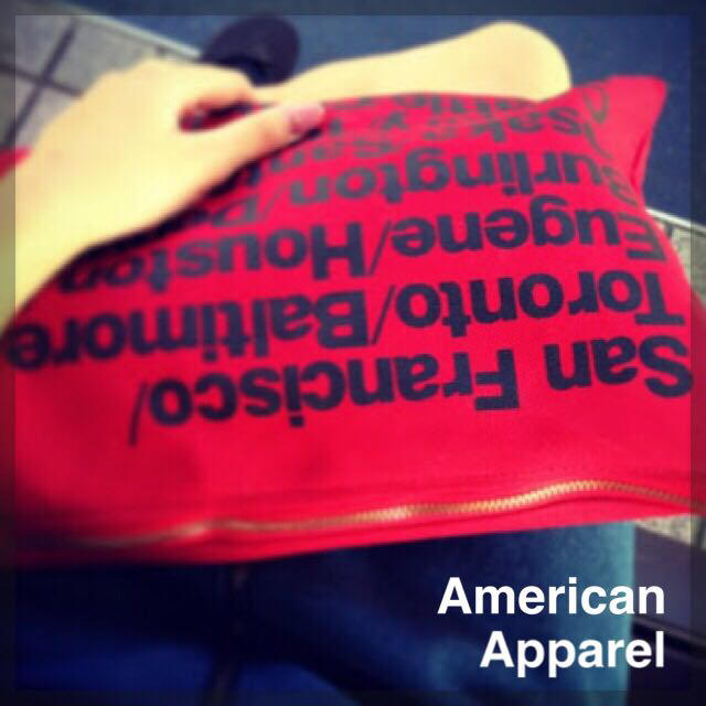 American Apparel(アメリカンアパレル)のアメアパ♡クラッチ♡赤♡ポーチ♡レッド レディースのバッグ(クラッチバッグ)の商品写真