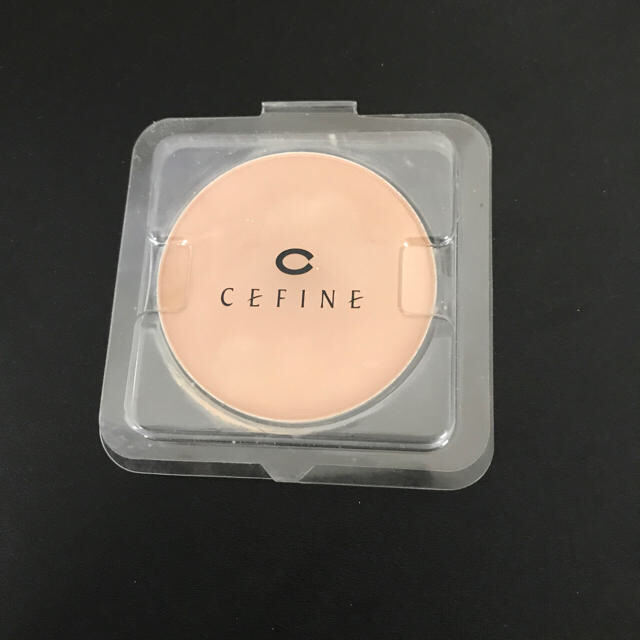 CEFINE(セフィーヌ)のセフィーシルクウェットパウダー(OC100)詰め替え用 コスメ/美容のベースメイク/化粧品(ファンデーション)の商品写真