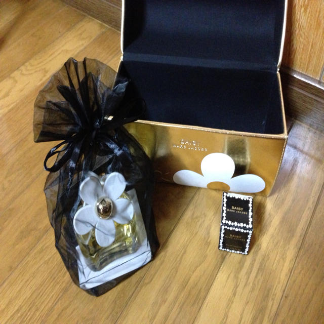 MARC JACOBS(マークジェイコブス)のディジー 限定 Perfume コスメ/美容の香水(香水(女性用))の商品写真