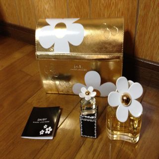 マークジェイコブス(MARC JACOBS)のディジー 限定 Perfume(香水(女性用))