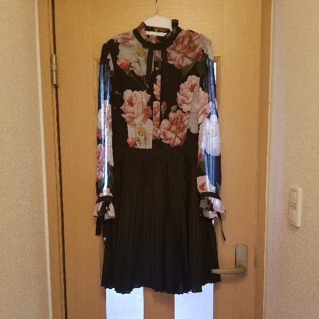 ウエスト】 TED BAKER - アイリス様専用 テッドベイカー花柄ワンピース