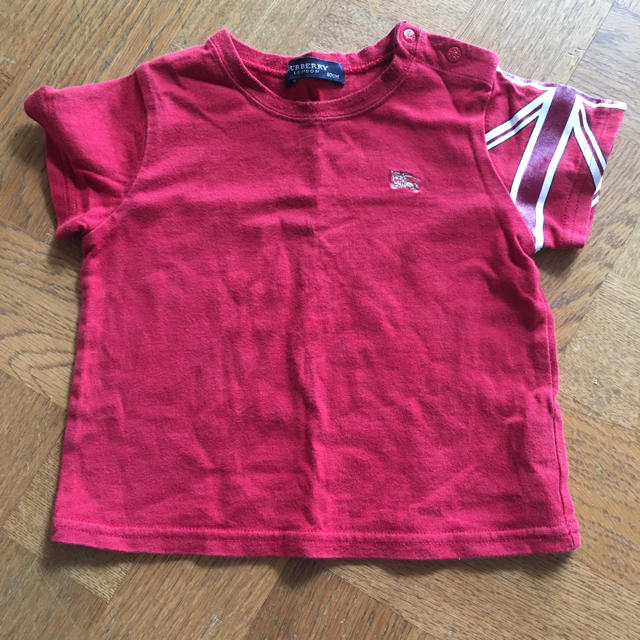 BURBERRY(バーバリー)のバーバリー 赤いTシャツ 80 キッズ/ベビー/マタニティのベビー服(~85cm)(Ｔシャツ)の商品写真