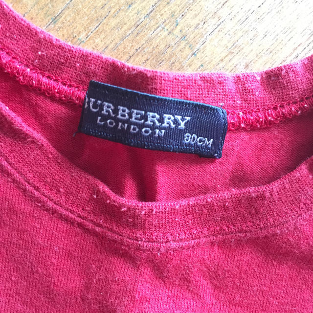 BURBERRY(バーバリー)のバーバリー 赤いTシャツ 80 キッズ/ベビー/マタニティのベビー服(~85cm)(Ｔシャツ)の商品写真