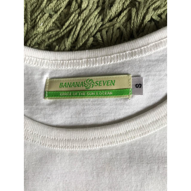 877*7(BANANA SEVEN)(バナナセブン)の白Tシャツ レディースのトップス(Tシャツ(半袖/袖なし))の商品写真