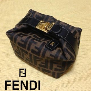 フェンディ(FENDI)のFENDI*ズッカ柄ポーチ(ポーチ)