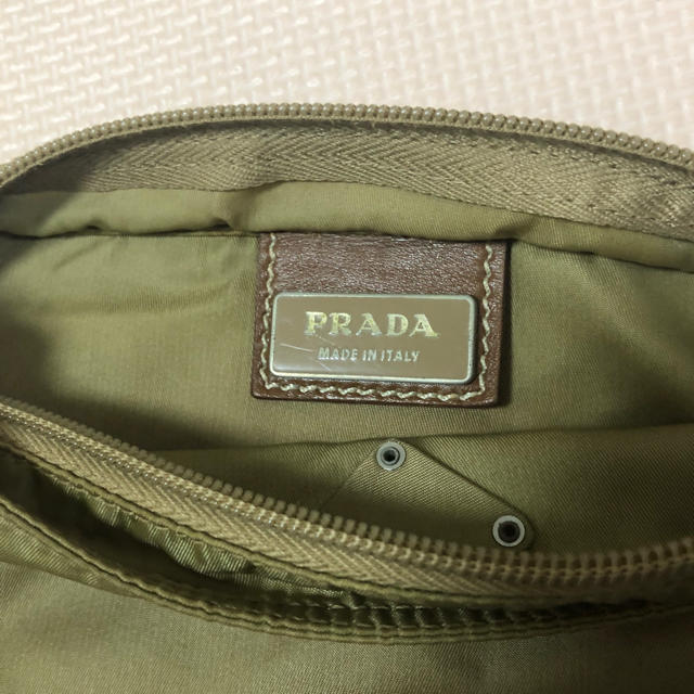 PRADA(プラダ)の中古品 プラダショルダーバッグ 二個セット レディースのバッグ(ショルダーバッグ)の商品写真