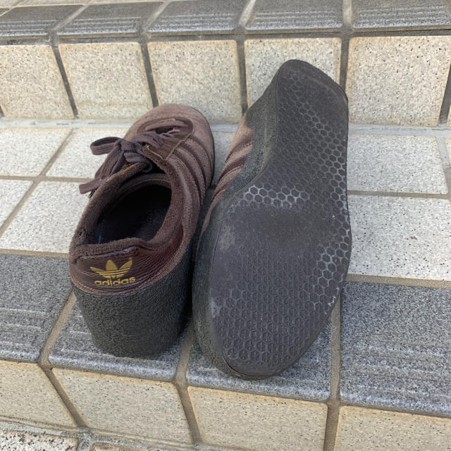 TOMORROWLAND(トゥモローランド)のadidas tomorrowland 27.5 焦げ茶 中古 メンズの靴/シューズ(スニーカー)の商品写真