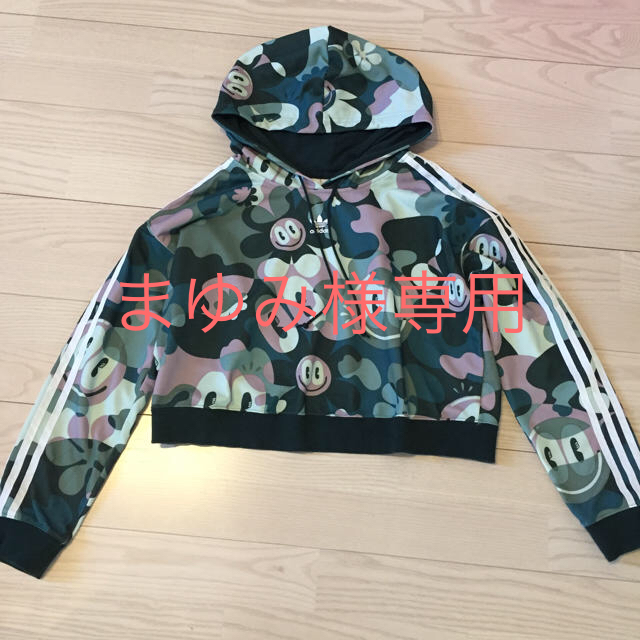 adidas(アディダス)のCROPPED HOODIE レディースのトップス(パーカー)の商品写真