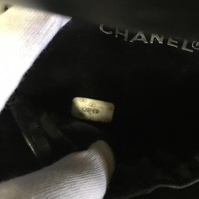 CHANEL(シャネル)のCHANEL シャネル バニティ ポーチ 黒 ブラック USED レディースのファッション小物(ポーチ)の商品写真