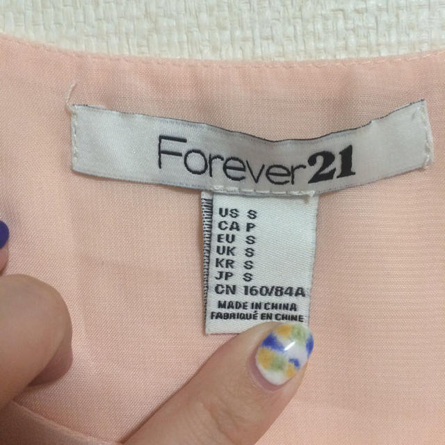 FOREVER 21(フォーエバートゥエンティーワン)のForever21ピンクスパンコール レディースのトップス(タンクトップ)の商品写真