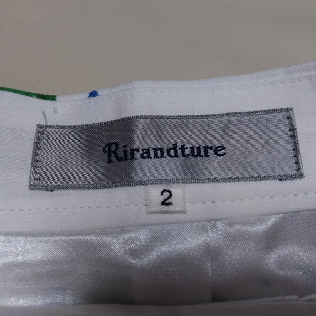 Rirandture(リランドチュール)のRirandture♡ボタニカルフラワースカート♡ホワイト レディースのスカート(ひざ丈スカート)の商品写真