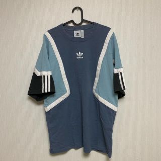 アディダス(adidas)のadidas Tシャツ(Tシャツ/カットソー(半袖/袖なし))