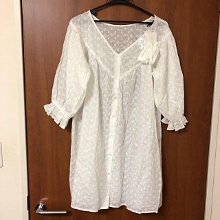 ダブルクローゼット(w closet)のw closet パンチングレース2wayチュニック オフホワイト(シャツ/ブラウス(長袖/七分))