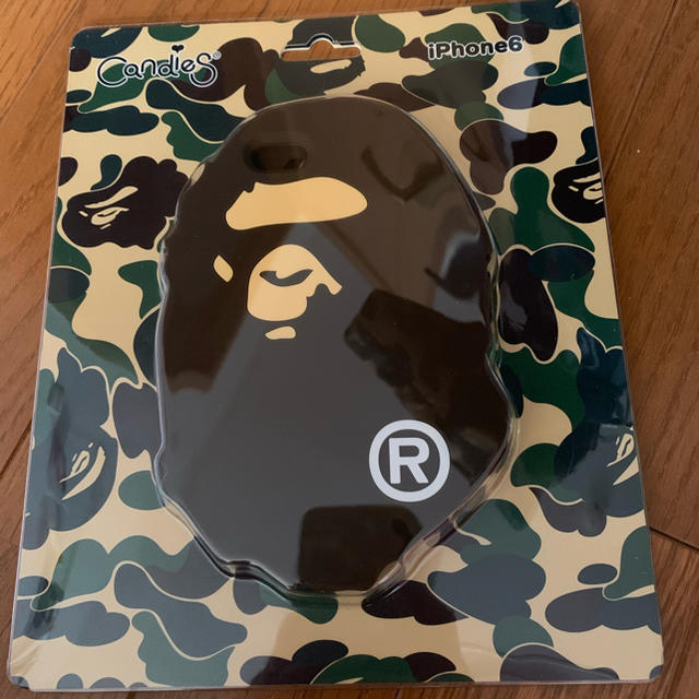 A BATHING APE(アベイシングエイプ)のアベイシングエイプ、iPhoneケース スマホ/家電/カメラのスマホアクセサリー(iPhoneケース)の商品写真