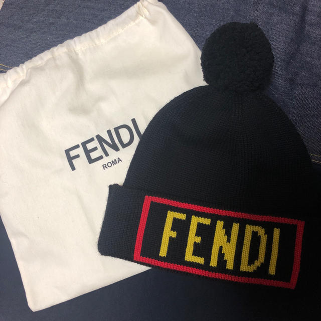 FENDI(フェンディ)のでおーる様専用　fendi ニット帽 メンズの帽子(ニット帽/ビーニー)の商品写真