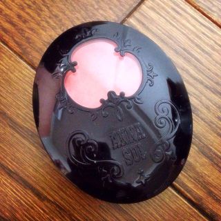 アナスイ(ANNA SUI)のチーク(チーク)