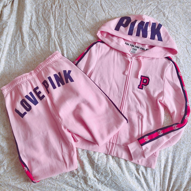 Victoria's Secret(ヴィクトリアズシークレット)のみゆっぺ専用VS PINK ❤︎上下❤︎ レディースのトップス(パーカー)の商品写真