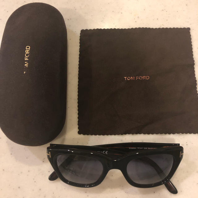 レディースTOM FORD Snowdon TF237 05B