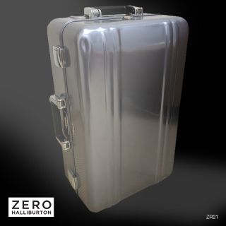 ゼロハリバートン(ZERO HALLIBURTON)の7/31まで値下げ【USED】ゼロハリバートン社「ZR21」(トラベルバッグ/スーツケース)