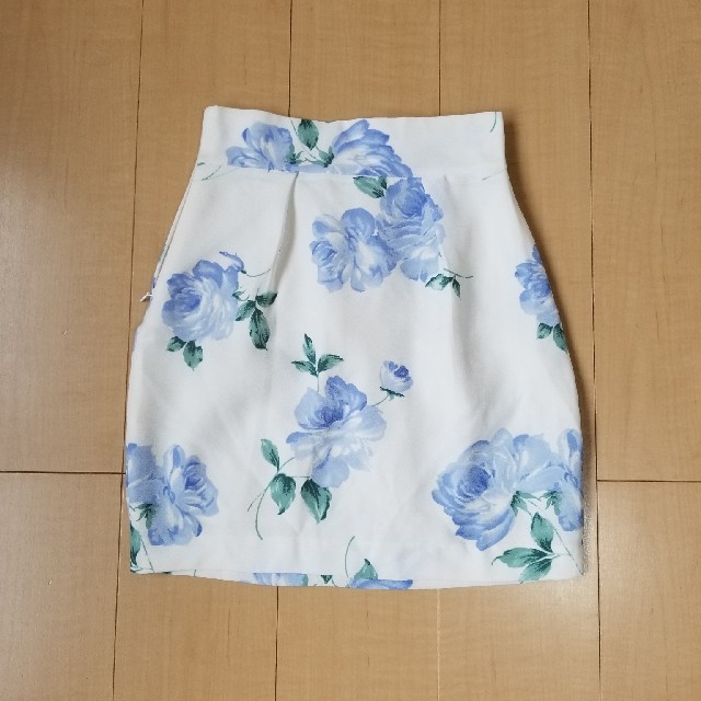 CECIL McBEE(セシルマクビー)の新品♡ CECIL McBEE 花柄ハイウエストスカート レディースのスカート(ミニスカート)の商品写真