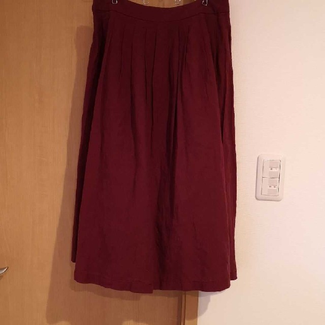 chambre de charme(シャンブルドゥシャーム)のシャンブルドゥシャーム　リネンスカート　ロングスカート　赤紫　エンジ　未使用 レディースのスカート(ロングスカート)の商品写真