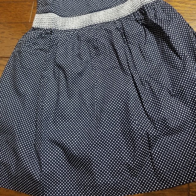 新品タグつき💓　ネイビードット柄のキッズワンピース❤　110 キッズ/ベビー/マタニティのキッズ服女の子用(90cm~)(ワンピース)の商品写真