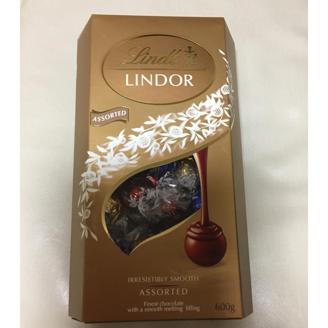 Lindt(リンツ)のLINDT LINDOR リンツ リンドール アソート600g  食品/飲料/酒の食品(菓子/デザート)の商品写真