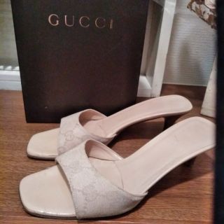 グッチ(Gucci)のGUCCI ミュール（アイボリー）(ミュール)