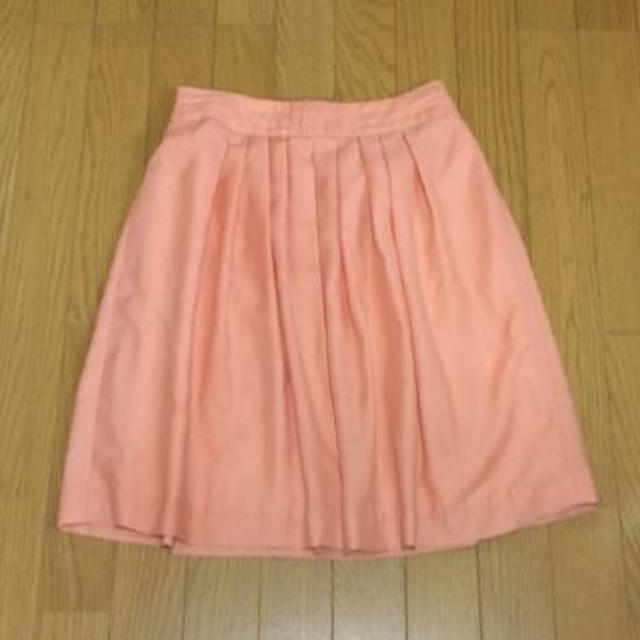 CLEAR IMPRESSION(クリアインプレッション)のサーモンピンクのスカート レディースのスカート(ひざ丈スカート)の商品写真