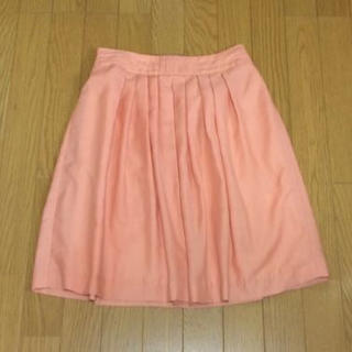 クリアインプレッション(CLEAR IMPRESSION)のサーモンピンクのスカート(ひざ丈スカート)