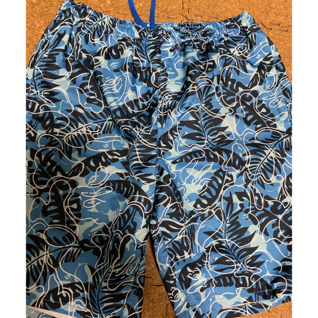 A BATHING APE(アベイシングエイプ)の激安Mサイズ！2016 BAPEトロピカルカモビーチパンツ青 メンズのパンツ(ショートパンツ)の商品写真