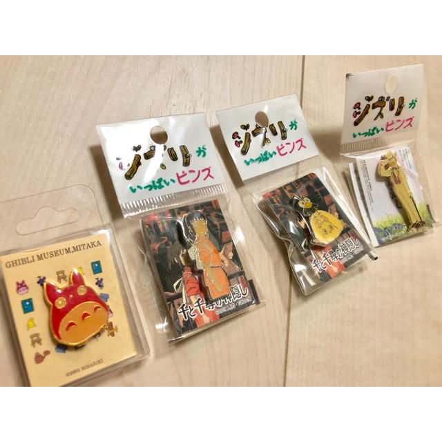 ジブリ(ジブリ)のジブリ トトロ 千と千尋の神隠し 猫の恩返し ピンバッジ バッジ ピンズ エンタメ/ホビーのおもちゃ/ぬいぐるみ(キャラクターグッズ)の商品写真